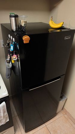 Magic Chef Black Refrigerator