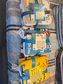 Dr Seuss Blanket/Pillow Sets