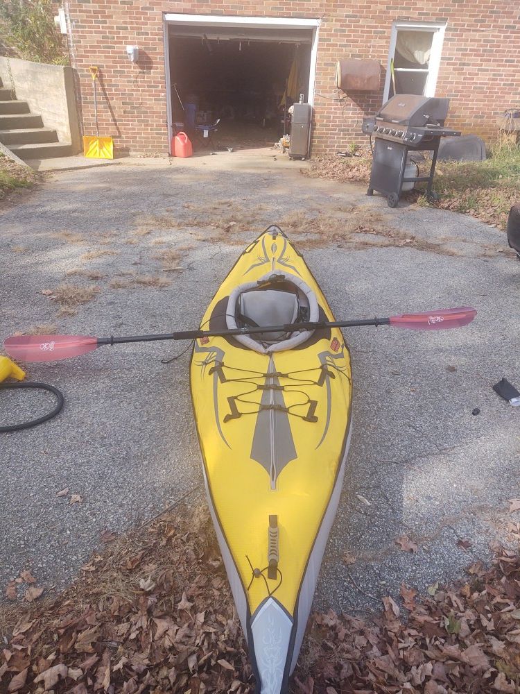 Advance elements inflatable kayak