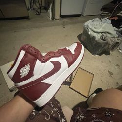 Maroon Jordan 1 high