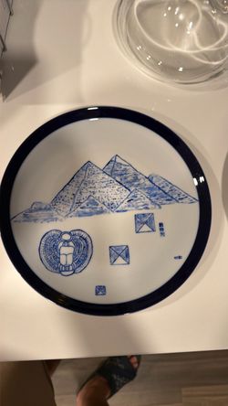 Egyptian pyramid ceramics plates