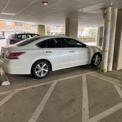 2013 Nissan Altima 2.5 SL - White (Fully loaded) - 1 OWNER