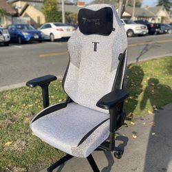 2023 Secretlab Titan Evo Cookies And Cream Softweave Gaming/Office Chair 