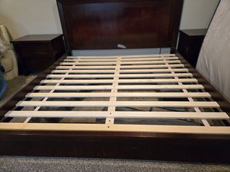 4 Pc Solid Wood King Bedroom Set -no mattress