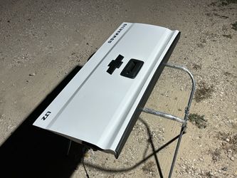 Chevy Silverado tailgate ( 14-18)