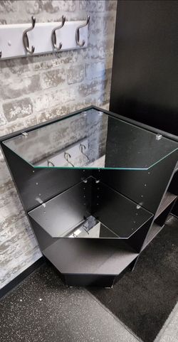 pentagon corner display case (2)