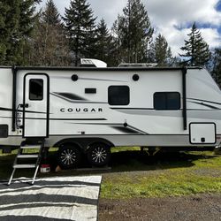 2025 Keystone Cougar Half-Ton 22RBSWE