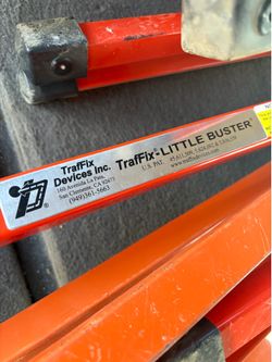 4 Trakfix little buster sign side