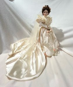 Ashton Drake Bride doll “ELIZABETH”