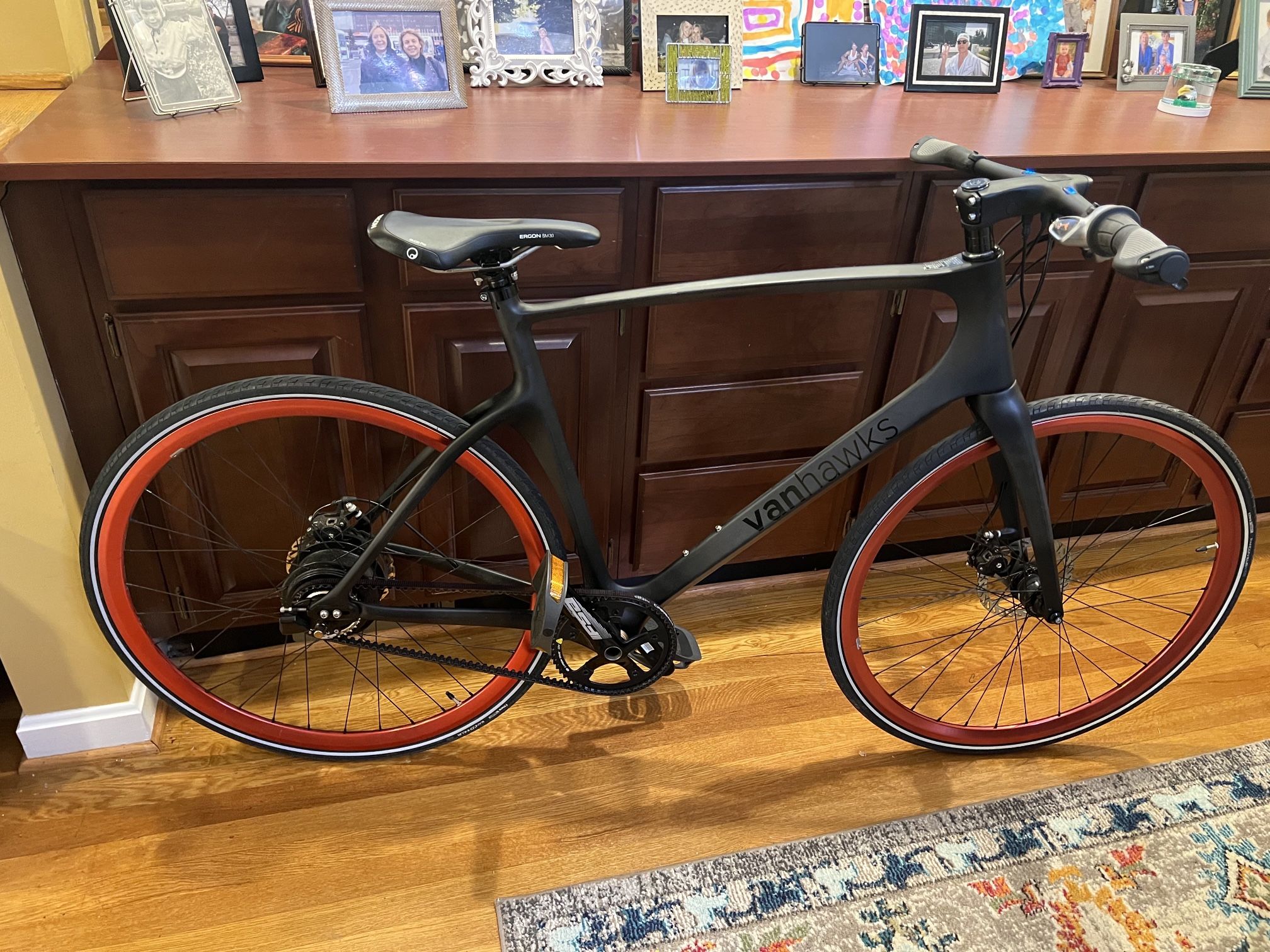 Vanhawk Valour Carbon fiber 56cm smart Bike