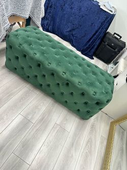 Velvet bench