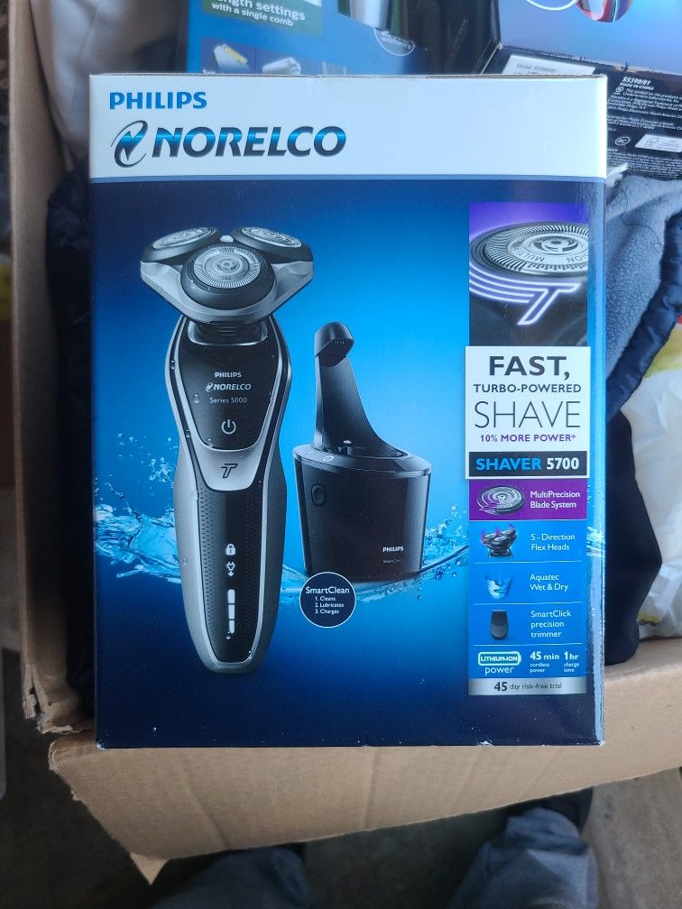 Phillips Norelco Shaver 5700