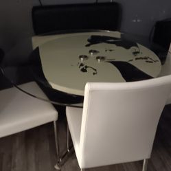 54 Roung Glass Dining Table 5 Seater Excellent Condition 