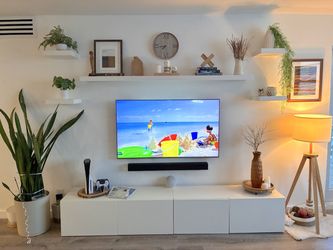 Samsung 55" MU8000 4K UHD Smart TV + Wall Mount & LED Backlight
