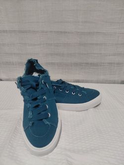 Obtaom casual shoes