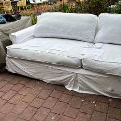 white shabby chic couch 