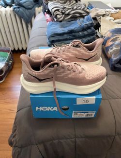 7 Women’s HOKA