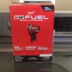 Milwaukee Stubby 1/2 Impact Wrench 
