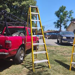 8 Ft Fiberglass Step Ladder 