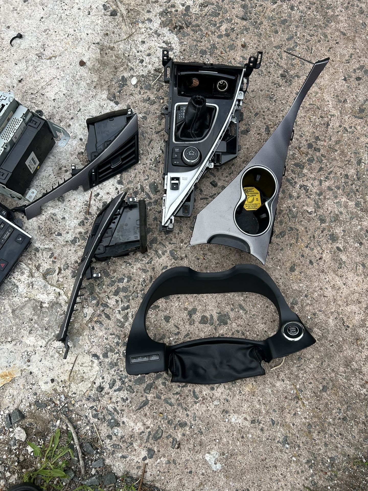 14-24 INFINITI Q50 CENTER CONSOLE TRIMS