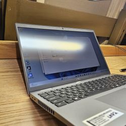 DELL LATITUDE 5550 WITH CORE i5 ULTRA SUPER BUSINESS LAPTOP (LAP2)