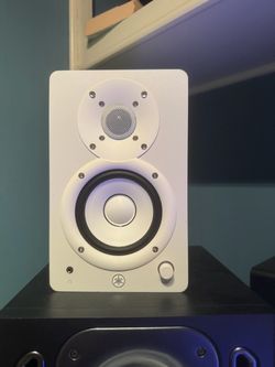 Yamaha HS4 Monitor speakers