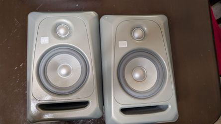 Studio Monitors: Rokit KRK 5