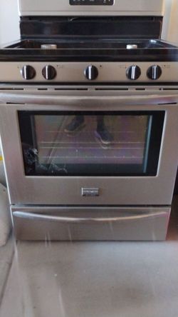 Frigidaire Gallery 30" Stainless Steel Range