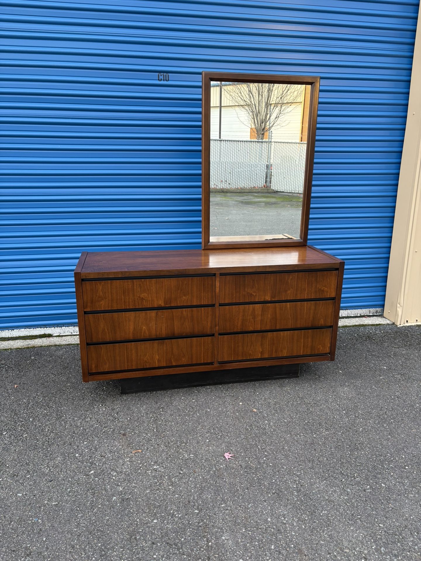 Mid Century Modern Walnut 6 Drawer Dresser By Lane Furniture 