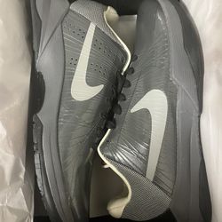 Kobe 5 Aston Martin 