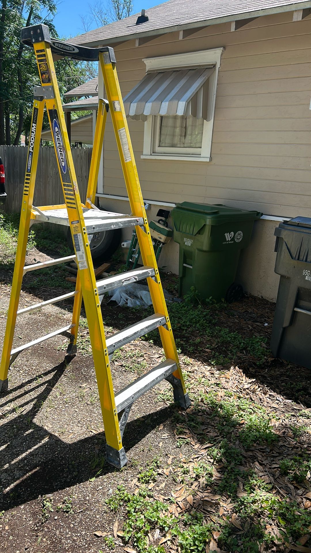 4ft Podium Ladder