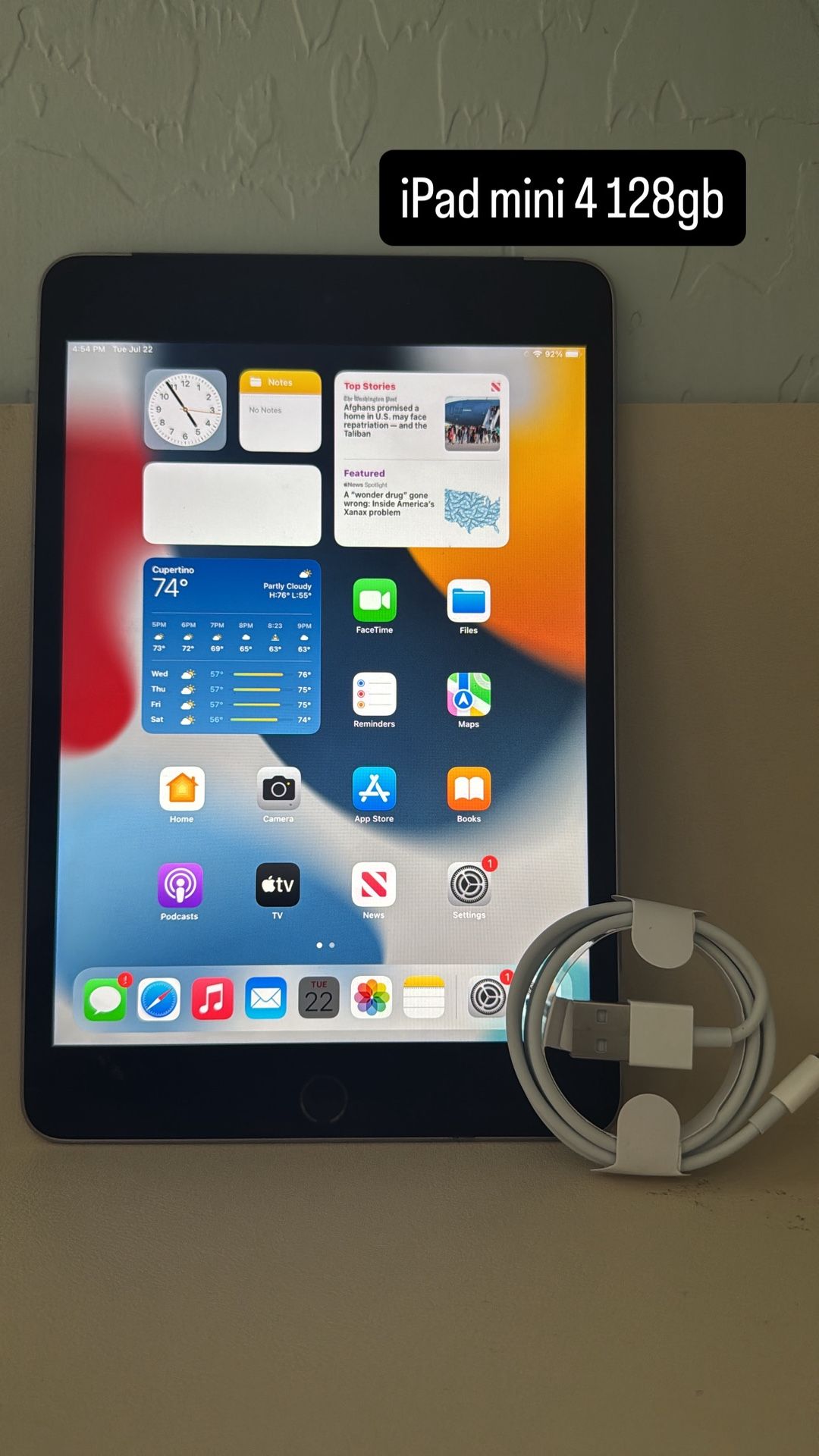 iPad Mini 4 128gb. Like New And Unlocked! 