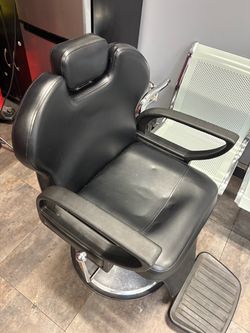 All purpose barber/stylist chair