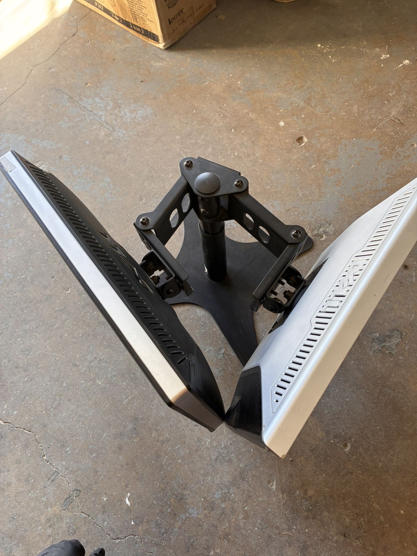 DoubleSight DS-219STA dual monitor stand