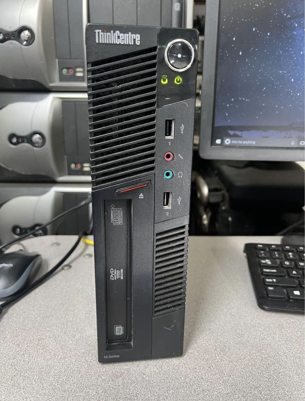 lenovo core i3 desktop pc - 20” monitor - Keyboard - Mouse - 4 gb ram - 500 gb hdd - windows 10