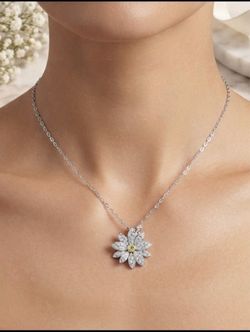 Elegant Silver Sunflower Necklace - CZ Diamond Floral Pendant Gift