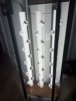 Gardyn hydroponics system