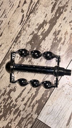 Lowrider Bike Twisted Pedals 1/2 Inch Chrome. Bicycle Pedals