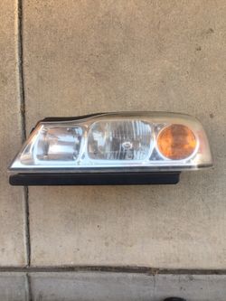 2007 Saturn Vue Driver Side Headlight