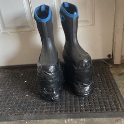 Platform Boots - size 4