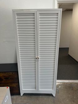 71" Metal Wardrobe Cabinet with Hanging Rod, Armoire Wardrobe Closet with Doors and Adjustable Shelves, Whiet Clothing Storage Cabinets