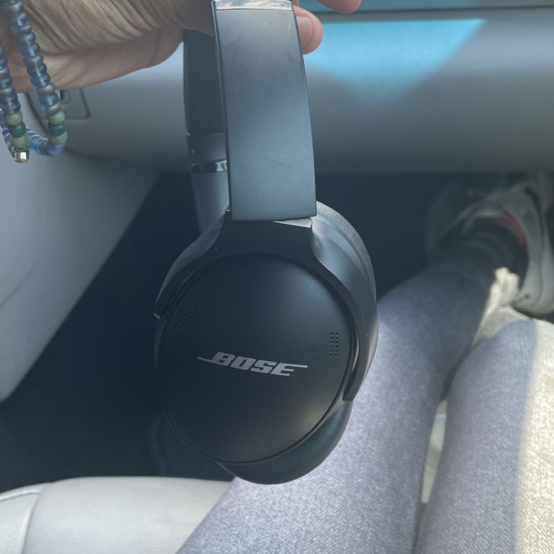 Black Bose Noise Cancelling Headphones