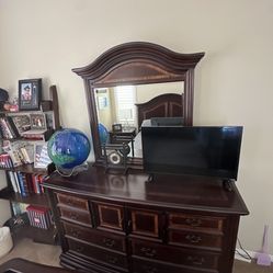 Wooden Bedroom Set 