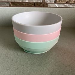 SET OF THREE BOWLS FOR BABIES 