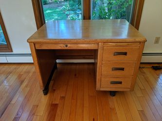 Solid Medium Oak Desk 4 Drawers 42" x 30" x 29" Extremely sturdy!!