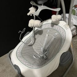 Graco Baby Swing DuetConnect and Baby Rocker 