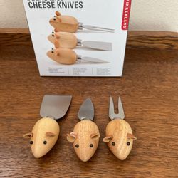 Cheese knives