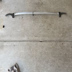 F30 STRUT BAR