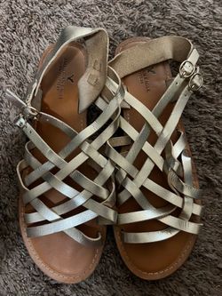 American Eagle Outfitters Women's Sandals Size 11 Gold