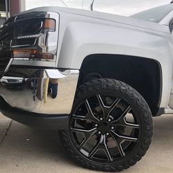 New 20” black Chevy wheels and New tires 20 Rims Rines negros GMC 22”